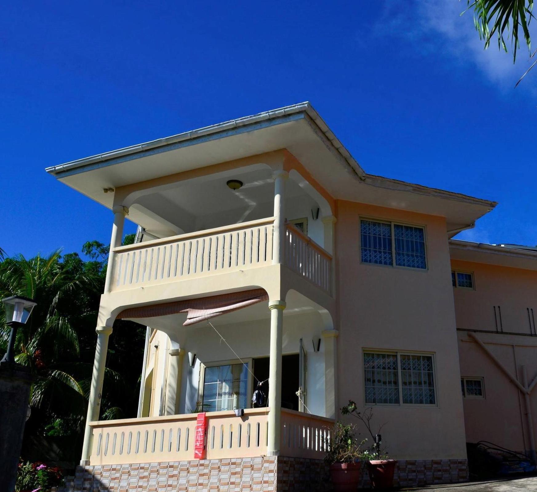 Korrine's Cottage Beau Vallon  Exteriör bild
